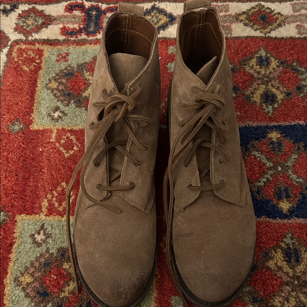 Vintage Shoe Company USA Women's Lace-Up genuine Suede leather Boots wore once